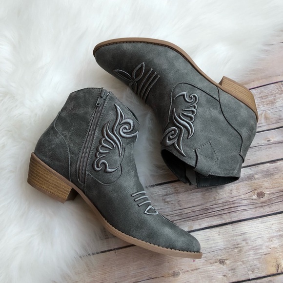 Ankle embroidered cowgirl booties - Picture 2 of 8